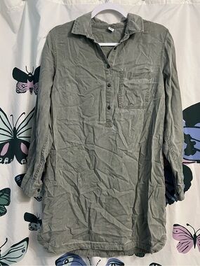 Pale green long sleeve button up dress